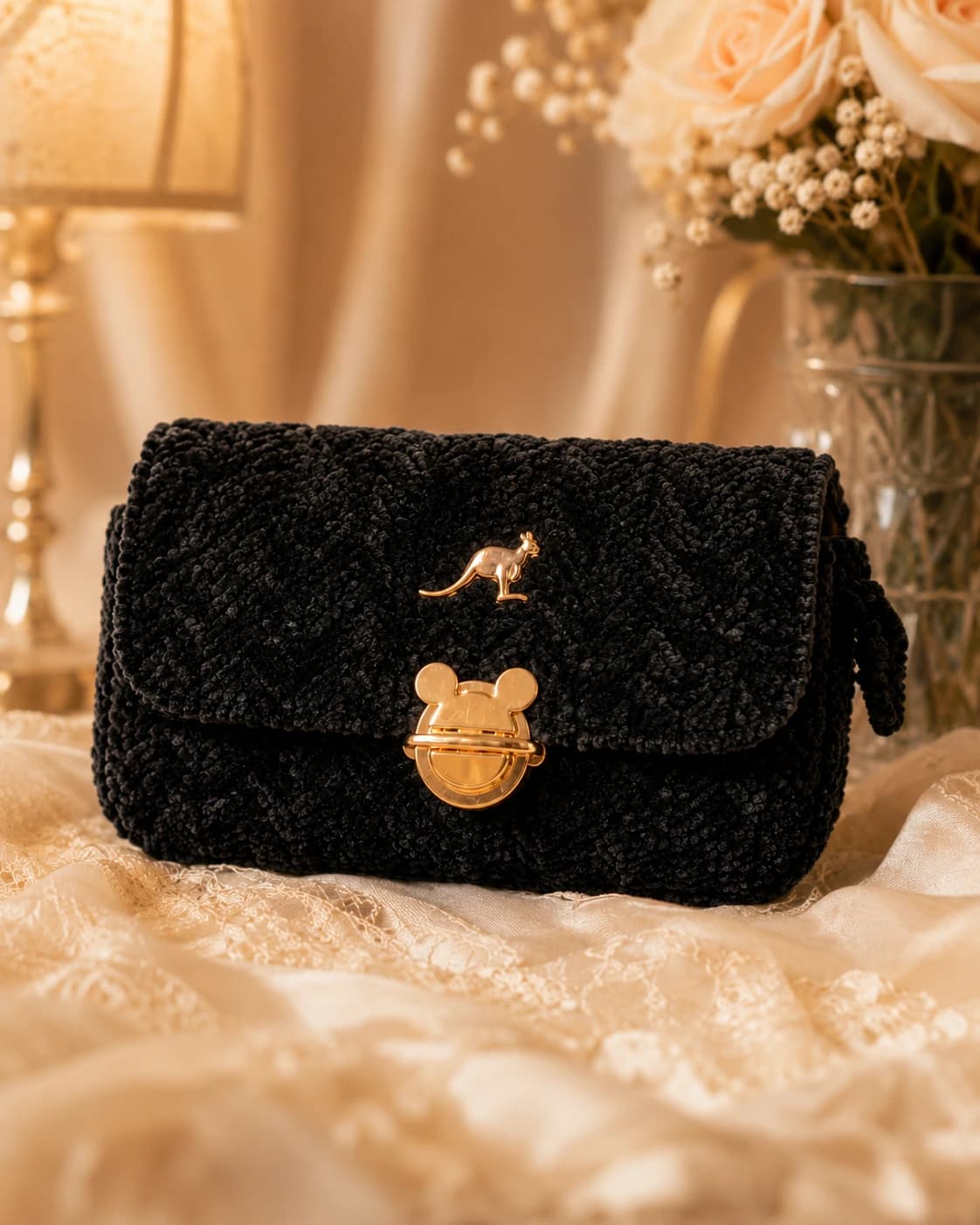 Elegant Clutch باللون أسود