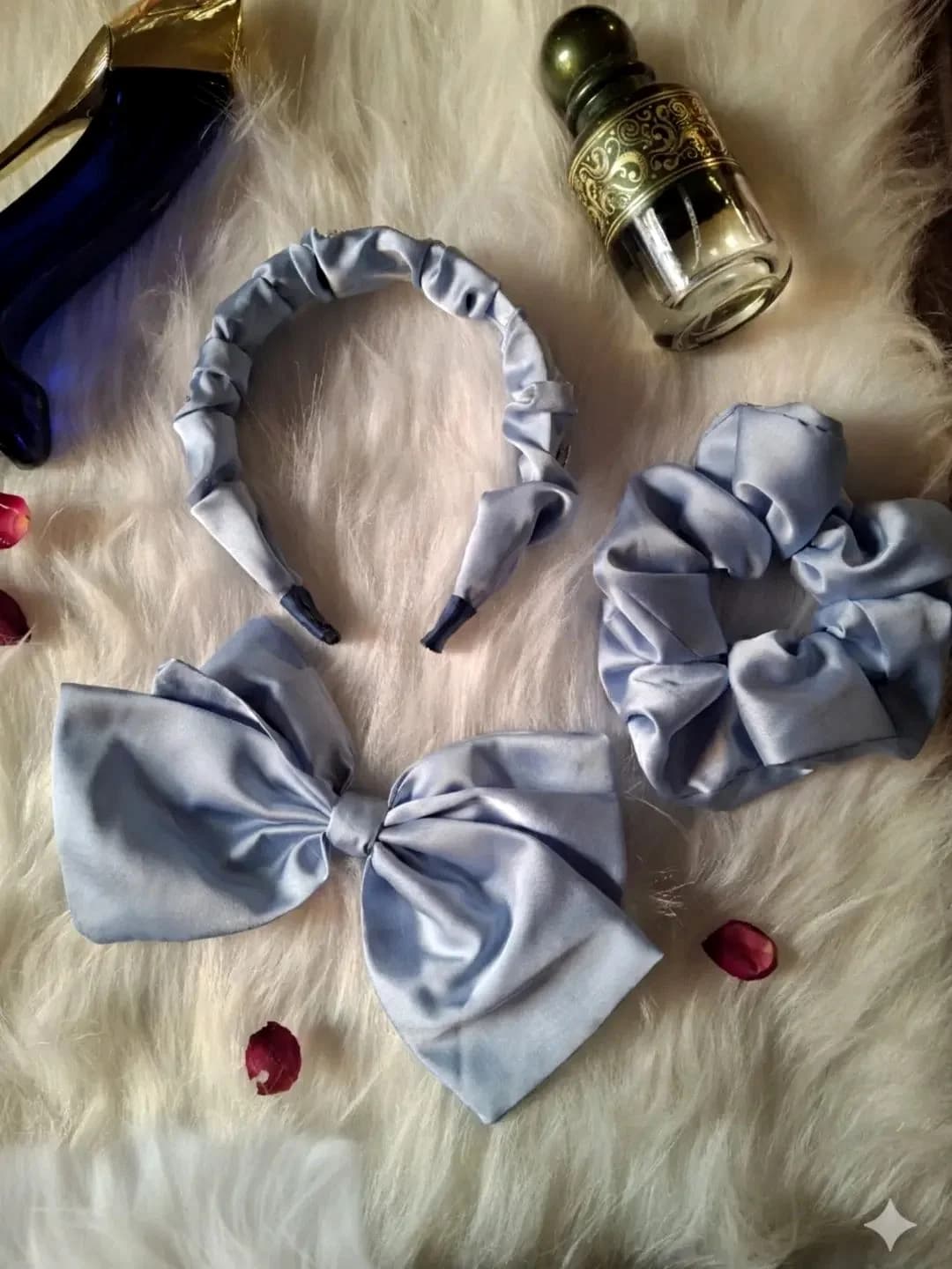 إكسسوارات شعر ساتان أزرق ثلجي